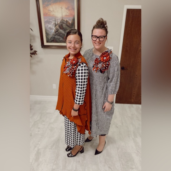 Meet your Posher, Jenn - Picture 4 of 16